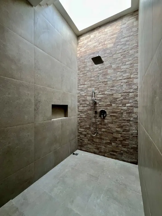 Villa semiamueblada con piscina y 2 dormitorios en Seseh/Cemagi, a 700 m de la playa, foto 9