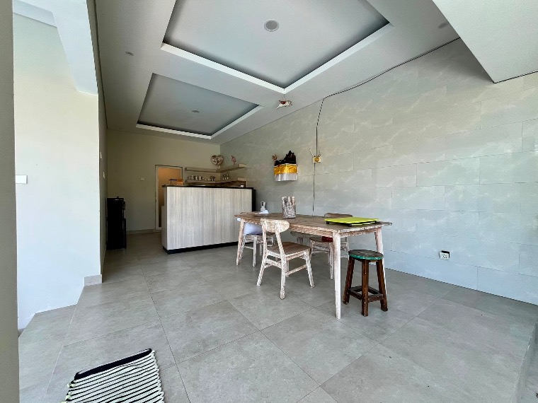 Villa amueblada de 2 dormitorios con piscina en una amplia parcela de 4 are en Babakan, Canggu, foto 4