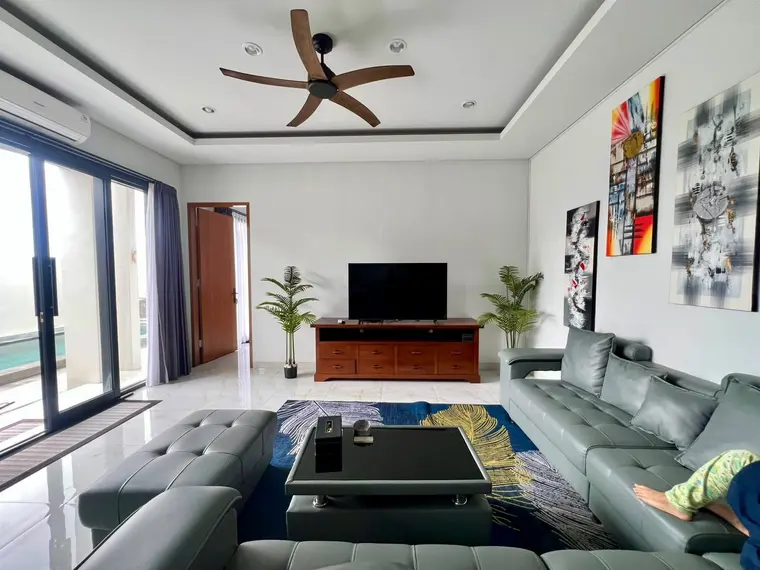 Villa amueblada de 3 dormitorios con piscina y vistas a los arrozales en Babakan, Canggu, foto 4