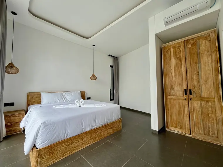Villa nueva amueblada de 2 dormitorios con piscina y vistas a los arrozales desde la azotea en Munggu, foto 10