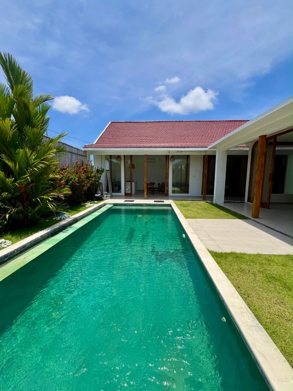 Villa amueblada de 3 dormitorios con piscina y vistas a los arrozales en Cemagi, foto 2