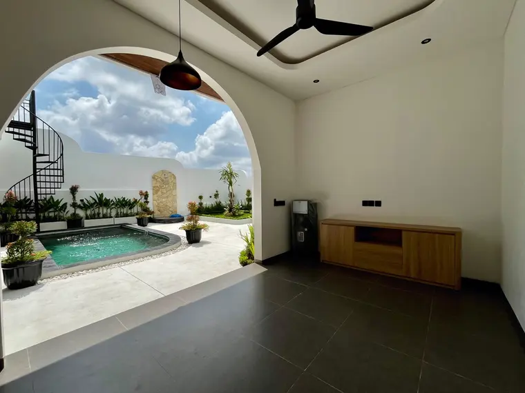 Villa nueva amueblada de 2 dormitorios con piscina y vistas a los arrozales desde la azotea en Munggu, foto 5