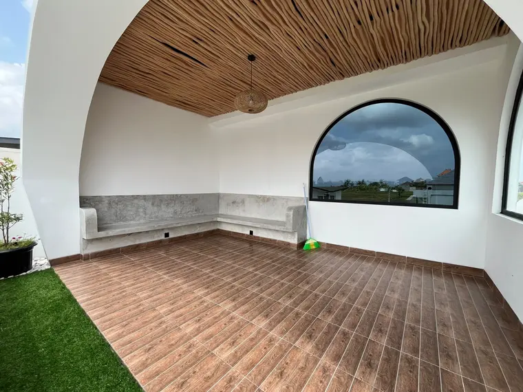 Villa nueva amueblada de 2 dormitorios con piscina y vistas a los arrozales desde la azotea en Munggu, foto 14