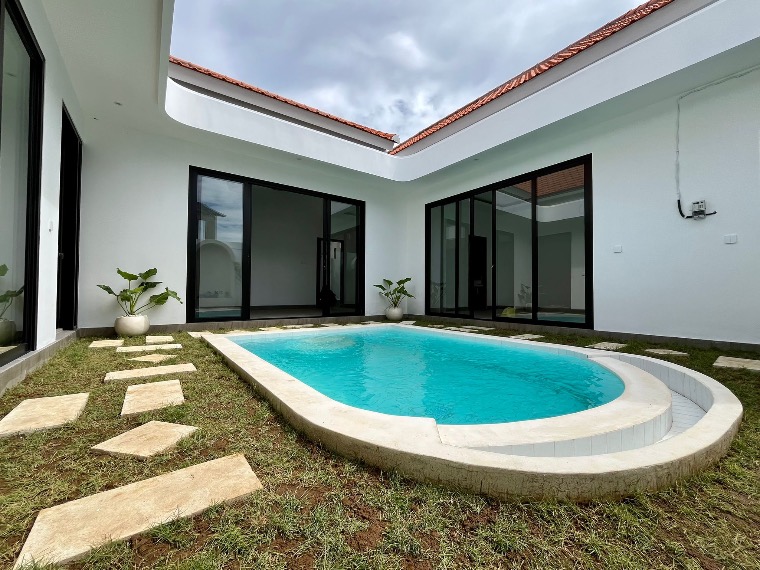 Brand New 3-Bedroom Pool Villa in Berawa, Berawa