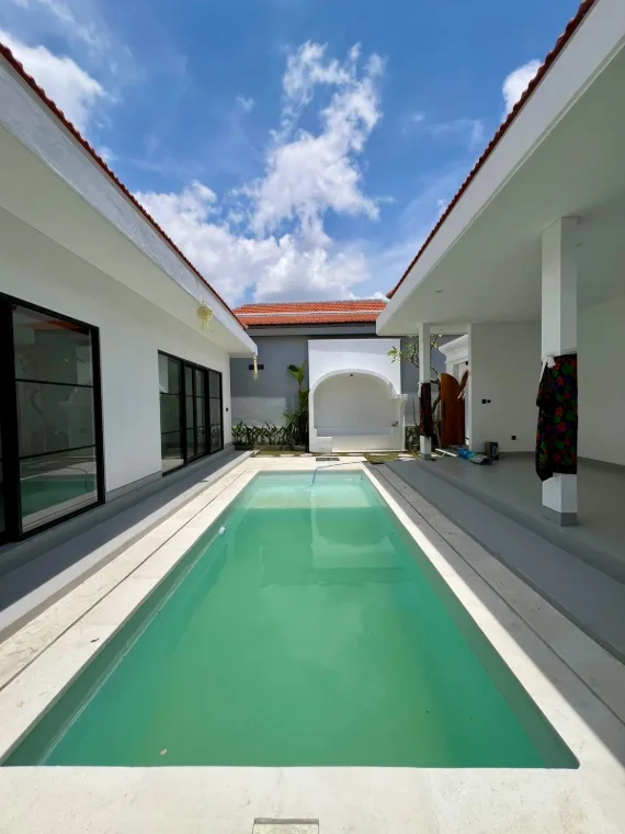 Villa nueva de estilo mediterráneo con piscina y 2 dormitorios en Umalas (Bumbak), foto 2