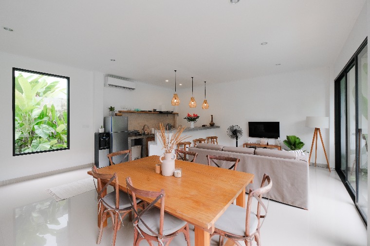 Villa con piscina de 2 dormitorios totalmente renovada en el corazón de Pererenan, foto 2
