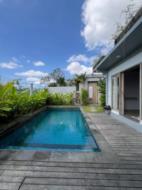 Villa amueblada de 2 dormitorios con piscina, terraza en la azotea y vistas a los arrozales en Cemagi, foto 4