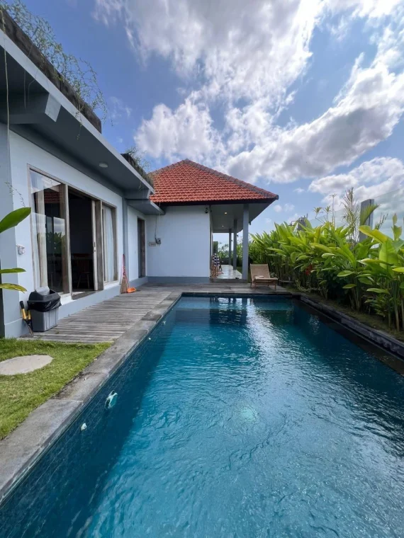 Villa amueblada de 2 dormitorios con piscina, terraza en la azotea y vistas a los arrozales en Cemagi, foto 17