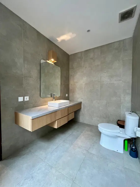 Villa semiamueblada con piscina y 2 dormitorios en Seseh/Cemagi, a 700 m de la playa, foto 12