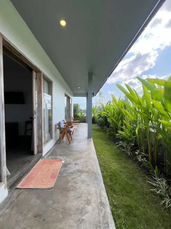 Villa amueblada de 2 dormitorios con piscina, terraza en la azotea y vistas a los arrozales en Cemagi, foto 6