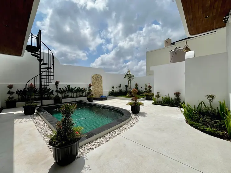 Villa nueva amueblada de 2 dormitorios con piscina y vistas a los arrozales desde la azotea en Munggu, foto 2