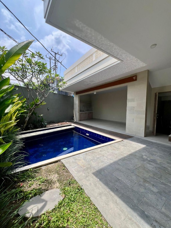 Vila Kolam Renang 2 Kamar Tidur dengan Teras Rooftop di Umalas, Dekat dengan CCS, foto 2