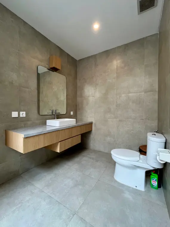 Villa semiamueblada con piscina y 2 dormitorios en Seseh/Cemagi, a 700 m de la playa, foto 8
