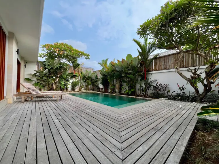 Villa semiamueblada con piscina y 2 dormitorios en Seseh/Cemagi, a 700 m de la playa, foto 2