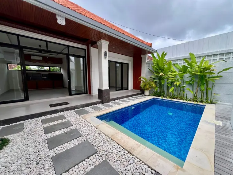 Villa nueva de 2 dormitorios con piscina en el centro de Umalas (Bumbak), foto 2