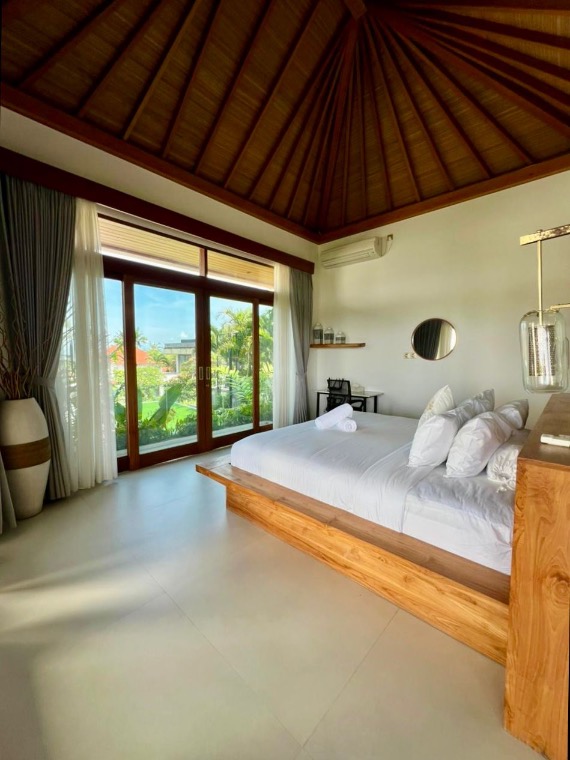 Villa de lujo de 4 dormitorios frente al mar en Cemagi, a 60 m de la playa – arrendamiento de 46 años en venta, foto 6