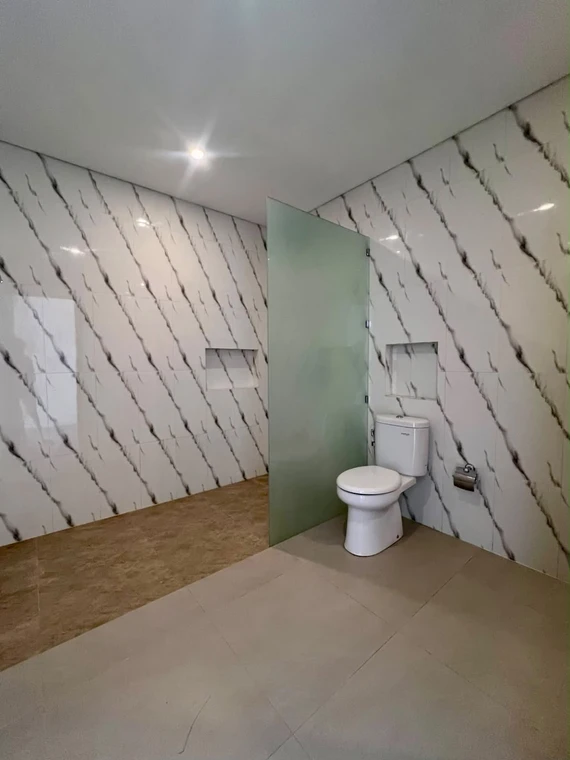 Villa nueva de 2 dormitorios con piscina en el centro de Umalas (Bumbak), foto 14