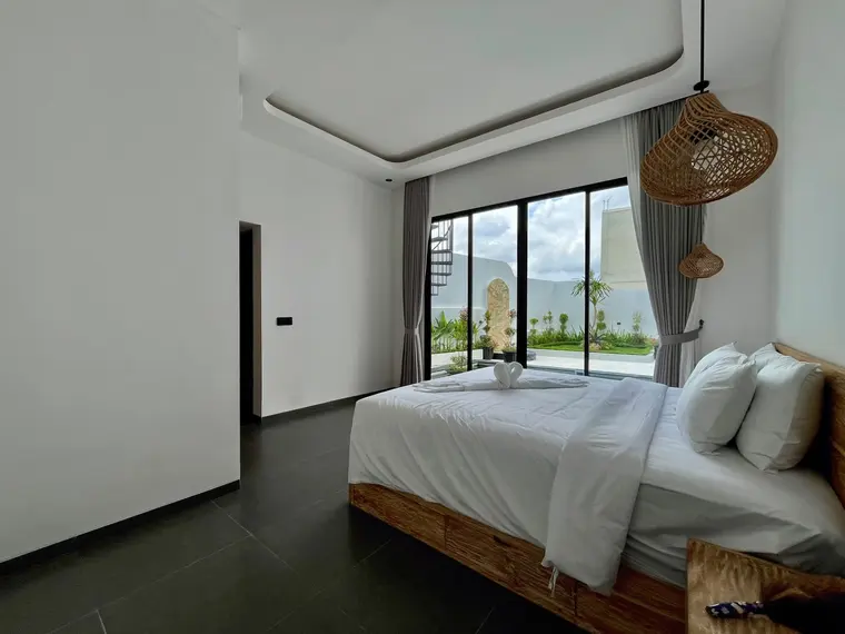 Villa nueva amueblada de 2 dormitorios con piscina y vistas a los arrozales desde la azotea en Munggu, foto 11