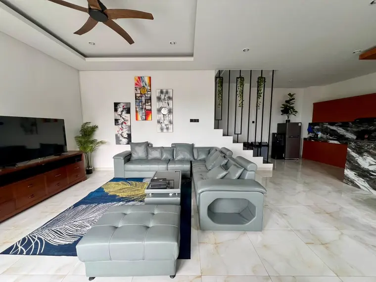 Villa amueblada de 3 dormitorios con piscina y vistas a los arrozales en Babakan, Canggu, foto 3