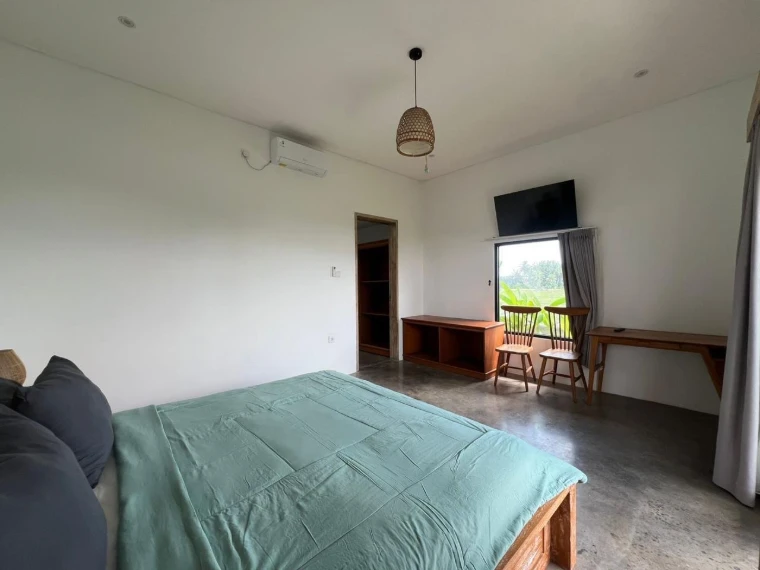 Villa amueblada de 2 dormitorios con piscina, terraza en la azotea y vistas a los arrozales en Cemagi, foto 7