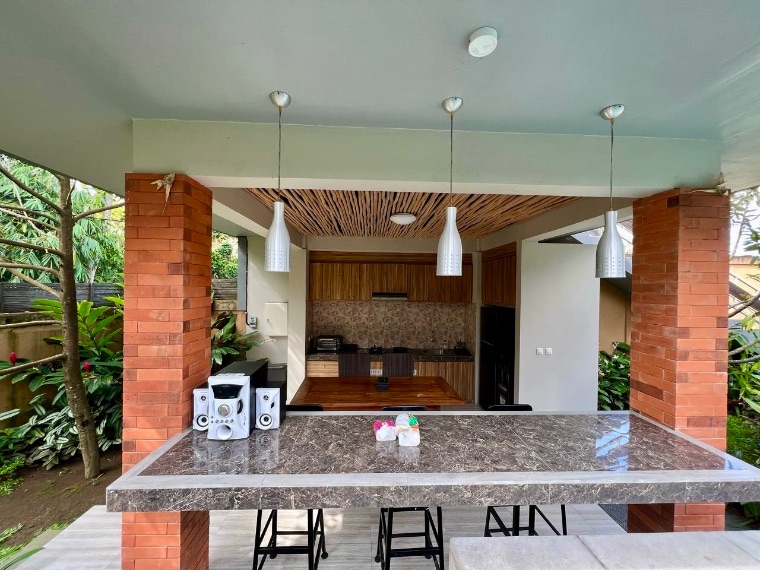 Villa amueblada de 2 dormitorios con terraza en la azotea y jardín en Pererenan, foto 3