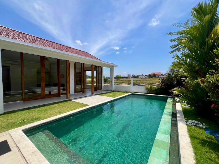 Furnished 3-Bedroom Pool Villa with Rice Field Views in Cemagi, Cemagi