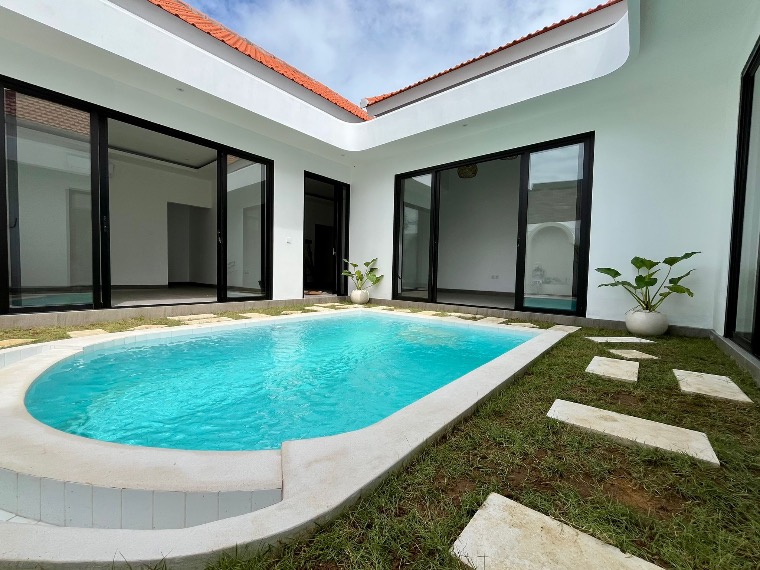 Villa nueva de 3 dormitorios con piscina en Berawa, foto 2