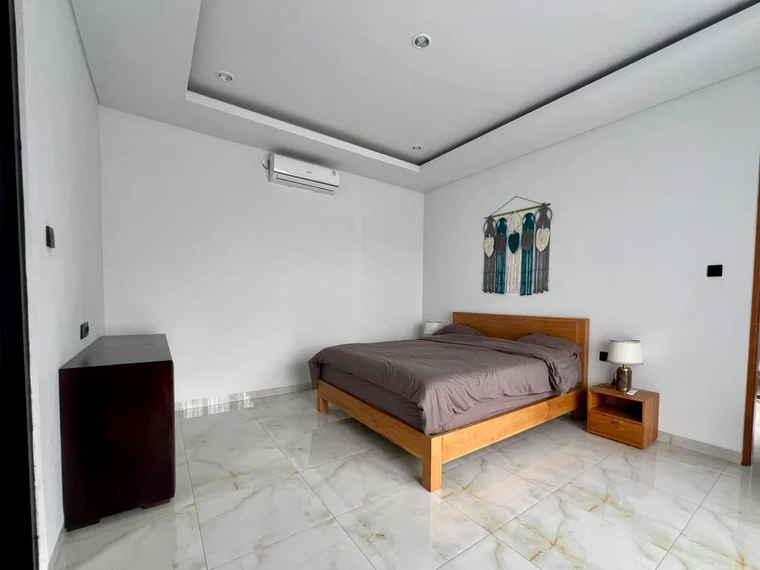 Villa amueblada de 3 dormitorios con piscina y vistas a los arrozales en Babakan, Canggu, foto 7