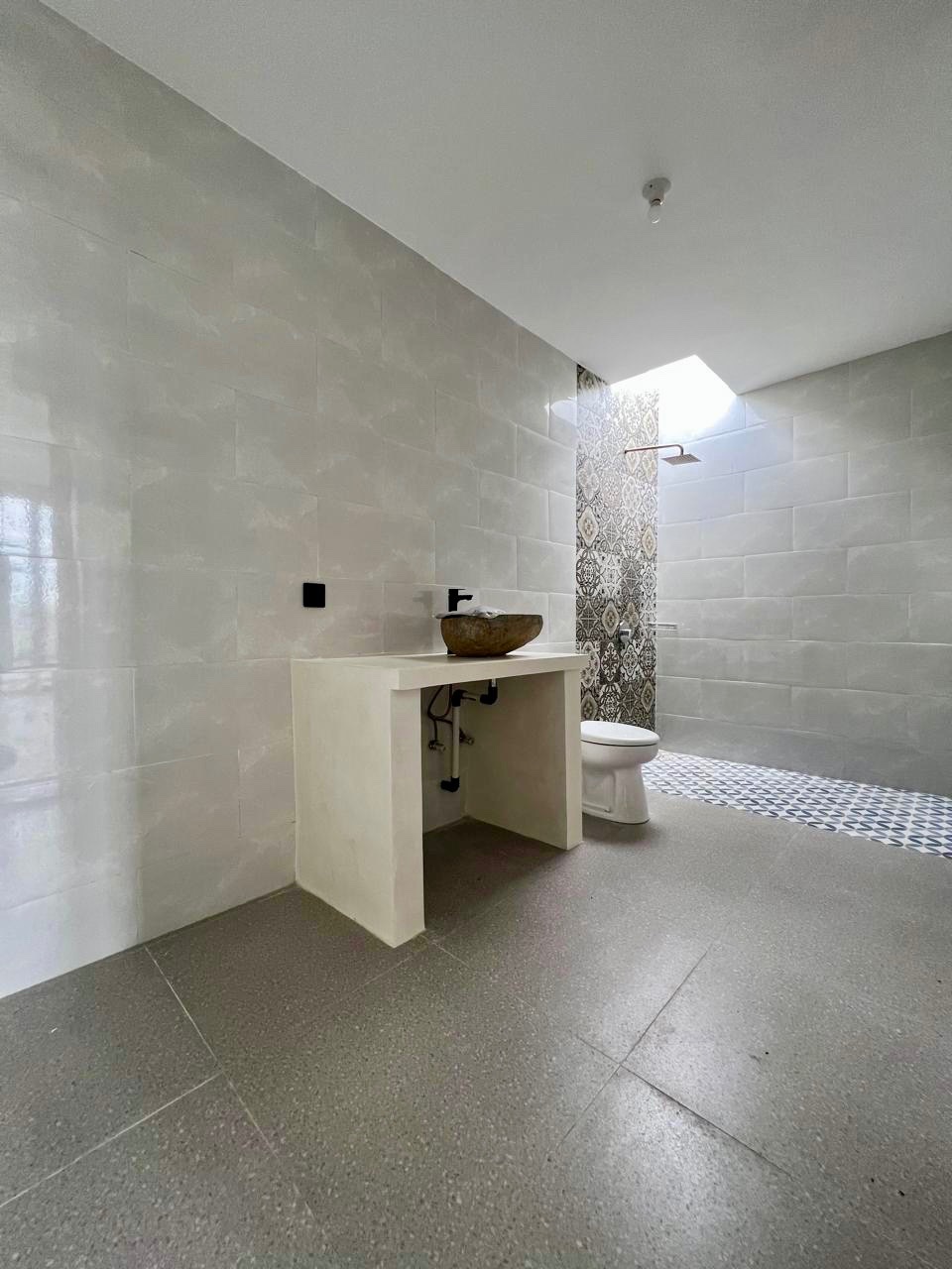 Villa nueva de 3 dormitorios cerca de la playa de Seseh, Munggu, Seseh (7)