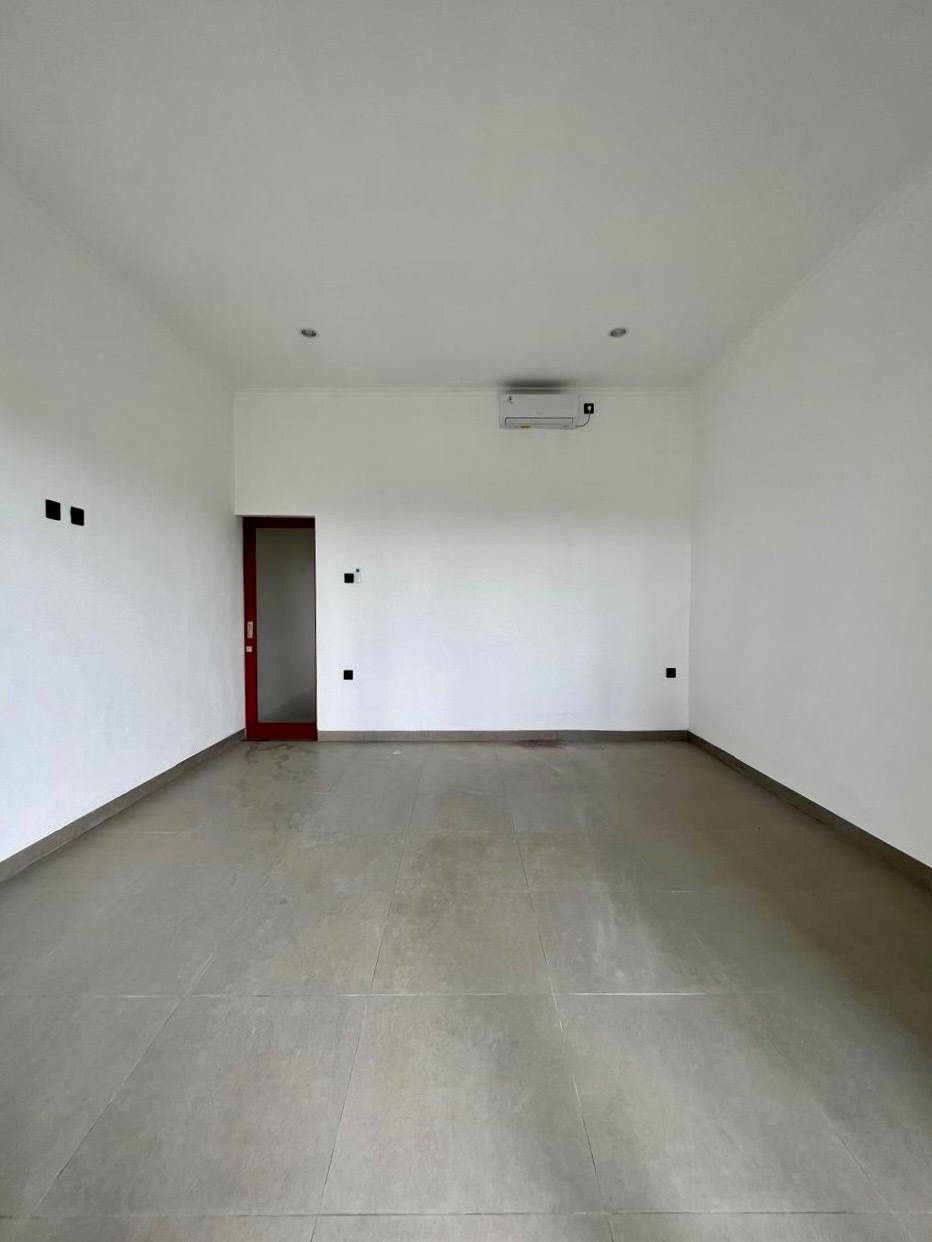 Villa nueva de 3 dormitorios cerca de la playa de Seseh, Munggu, Seseh (8)