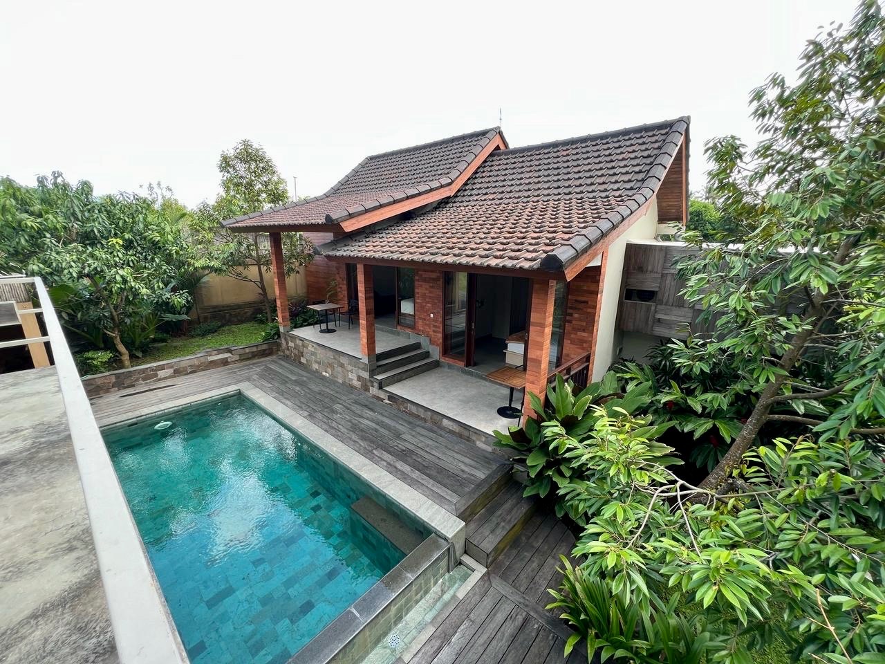 Furnished 2-Bedroom Villa with Rooftop Terrace and Garden in Pererenan, Tumbak Bayuh (2)