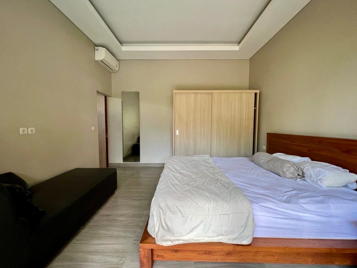 Furnished 2-Bedroom Villa with Rooftop Terrace and Garden in Pererenan, Tumbak Bayuh (5)