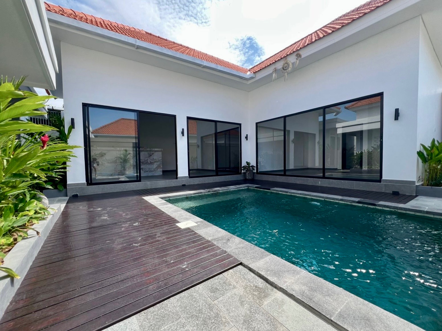 Brand New 2-Bedroom Pool Villa with Office Room in Umalas (Bumbak), Umalas (2)