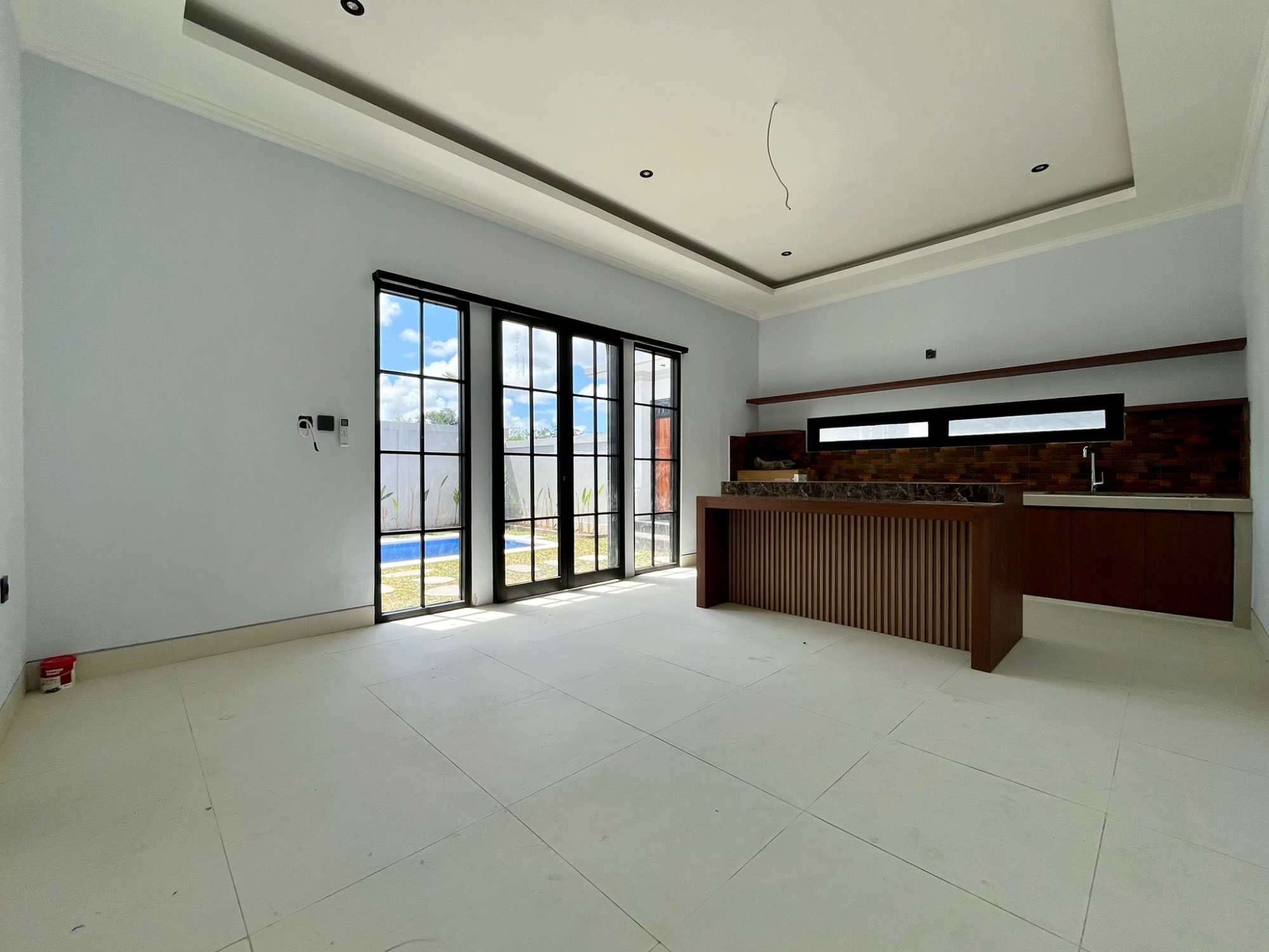 Villa nueva con piscina y 2 dormitorios en el centro de Umalas (Bumbak), Umalas (3)