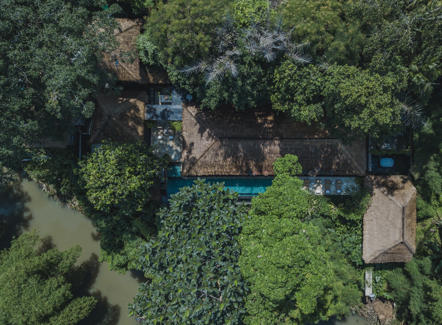 Stunning 3-Bedroom Jungle Villa with River Views and 18 m Pool, Cepaka (2)